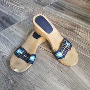Vintage Old Navy wood sandals